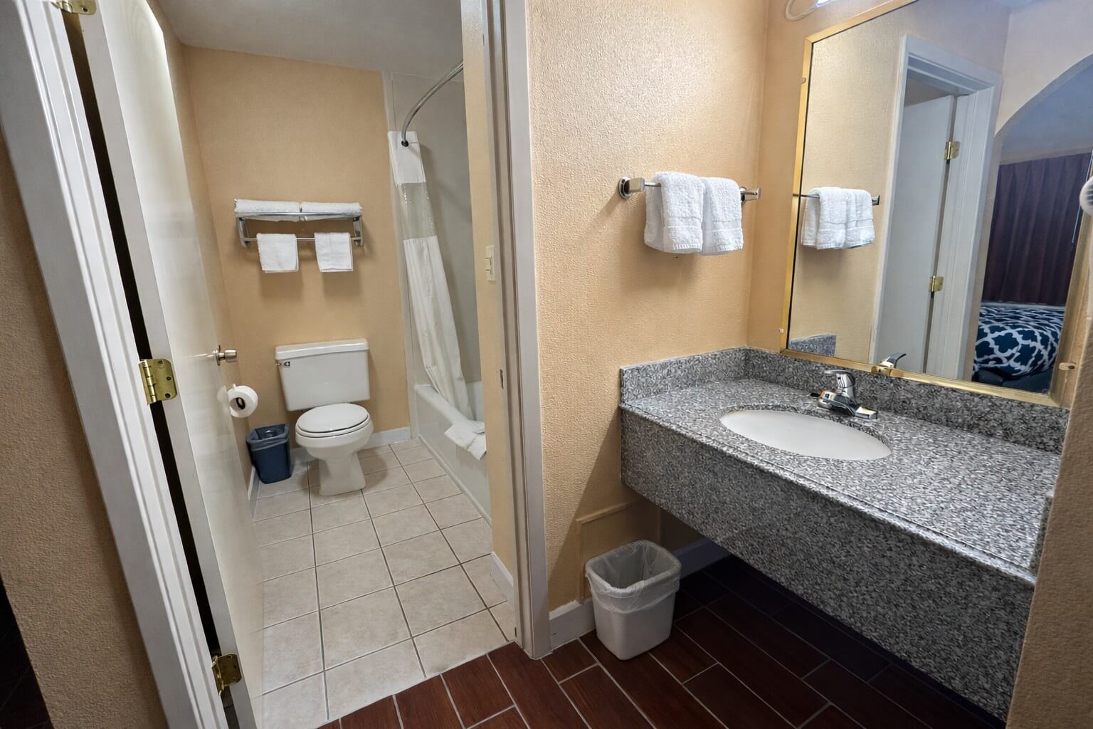 1 Queen Bed Room — Queen room bathroom